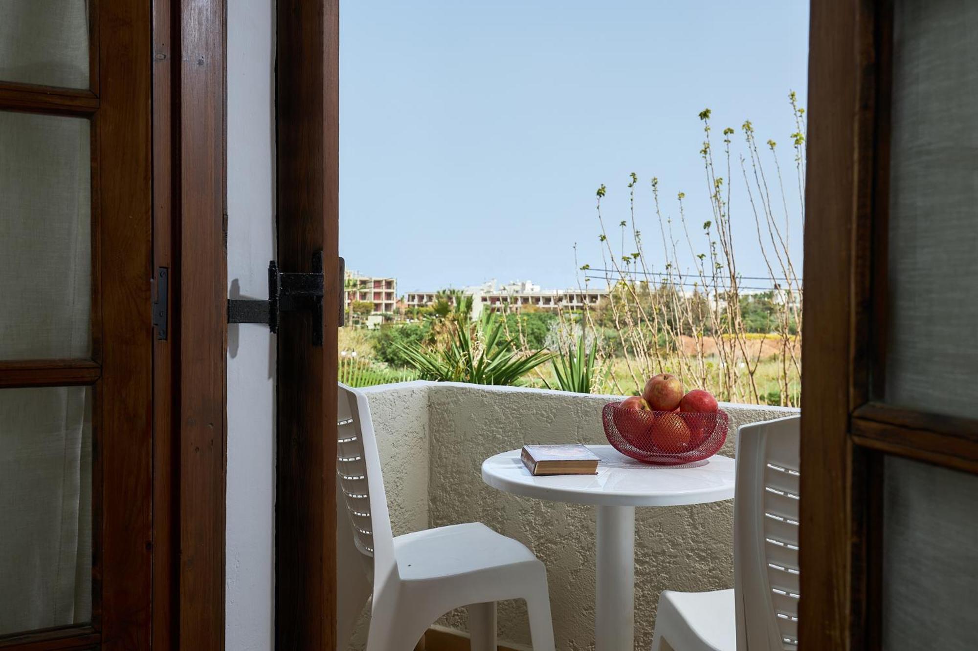 Mila Malia Studios Hotel Exterior foto